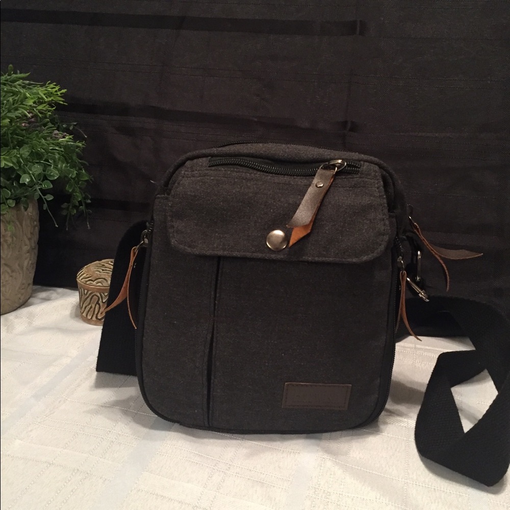 Harwish Canvas Crossbody Bag